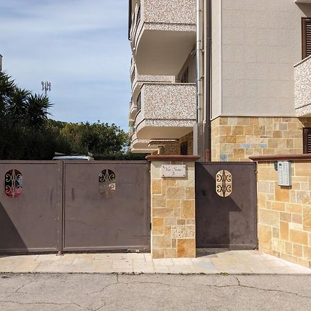 La Casa Dei Due Mari - Large Apartment With Parking Taranto Kültér fotó