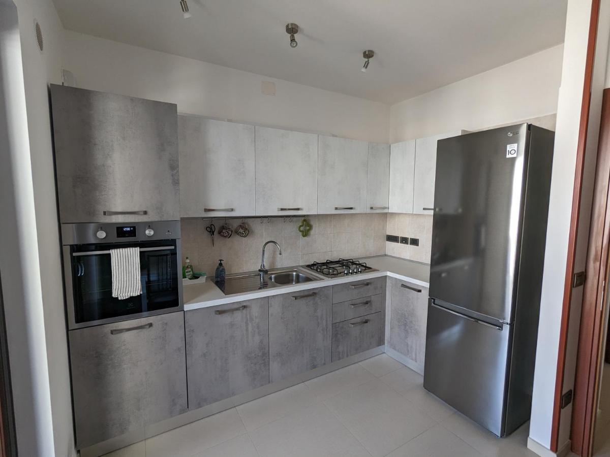 La Casa Dei Due Mari - Large Apartment With Parking Taranto Kültér fotó