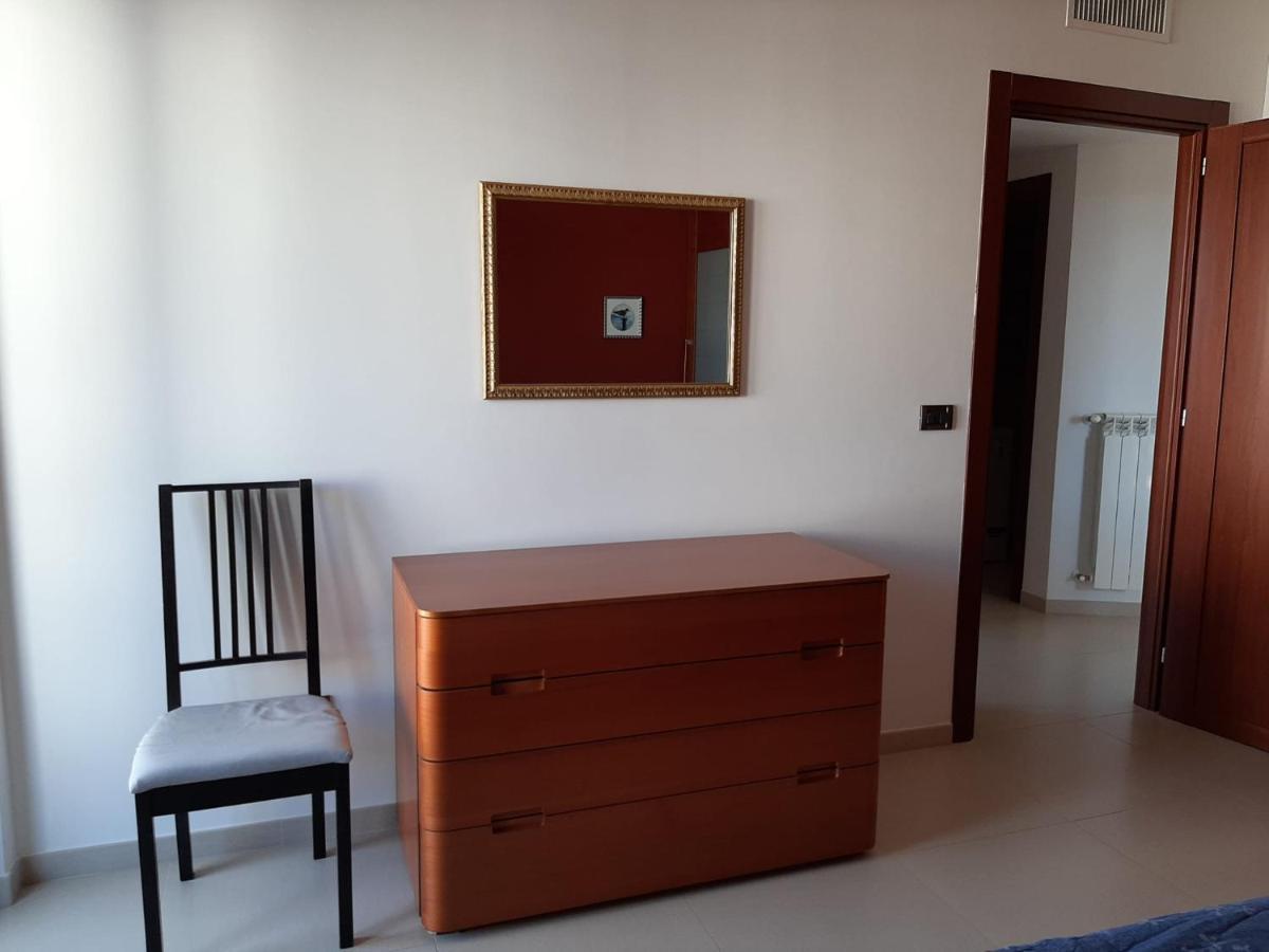 La Casa Dei Due Mari - Large Apartment With Parking Taranto Kültér fotó