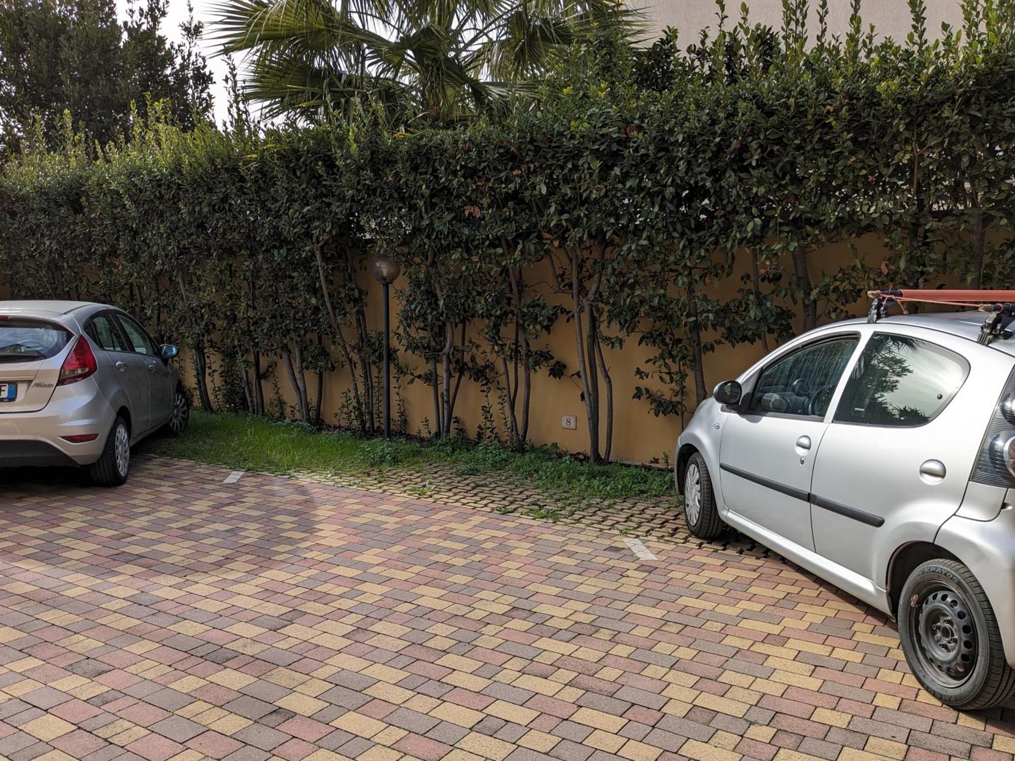 La Casa Dei Due Mari - Large Apartment With Parking Taranto Kültér fotó